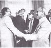 Hans Pischner nimmt mit Erich Honecker das Defilé der Vorsitzenden der DDR-Künstlerverbände ab, links Hermann Kant, Präsident des DDR-Schriftstellerverbands Hans Pischner nimmt mit Erich Honecker das Defilé der Vorsitzenden der DDR-Künstlerverbände ab, links Hermann Kant, Präsident des DDR-Schriftstellerverbands